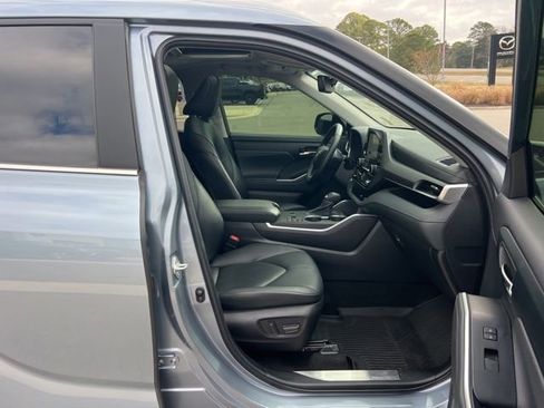 Used 2023 Toyota Highlander XLE image 38