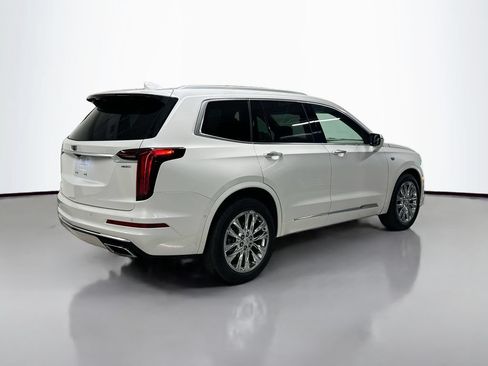 Used 2022 Cadillac XT6 Premium Luxury w/ Platinum Package AWD/4WD image 9