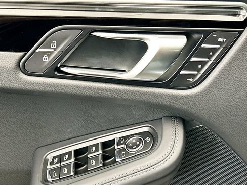 Used 2026 Porsche Macan AWD/4WD image 24