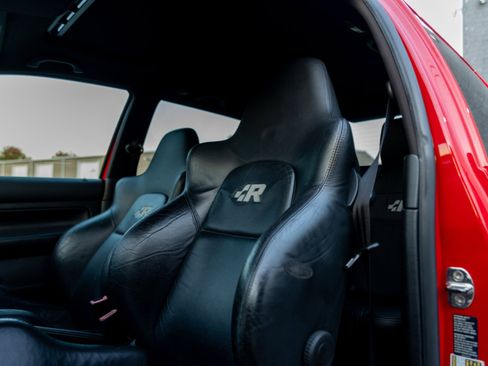 Used 2004 Volkswagen R32 image 22