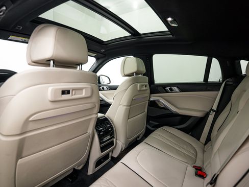 Used 2020 BMW X6 M50i w/ Luxury Seating Package AWD/4WD image 18