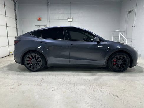 Used 2023 Tesla Model Y Performance AWD/4WD image 2