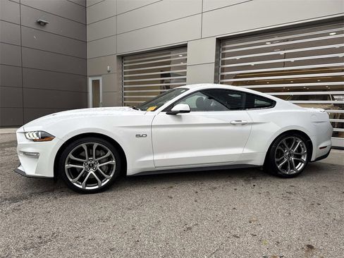 Used 2018 Ford Mustang GT Premium image 3