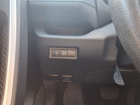 Used 2024 Toyota RAV4 XLE FWD image 34