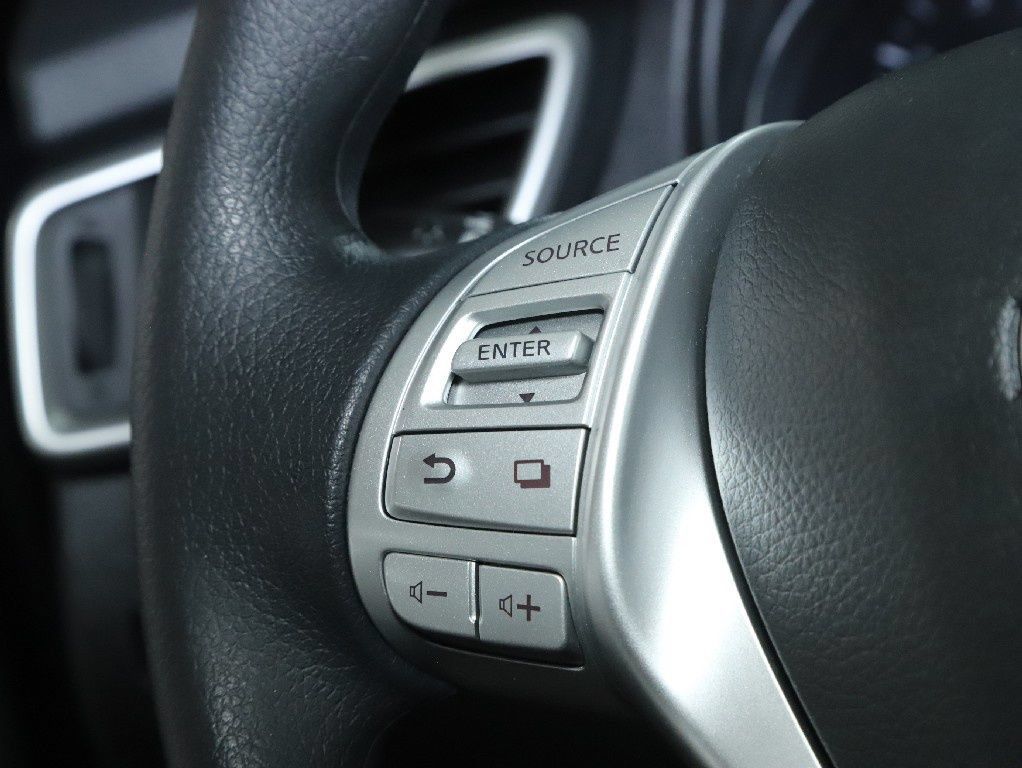 Used 2016 Nissan Rogue S FWD image 23