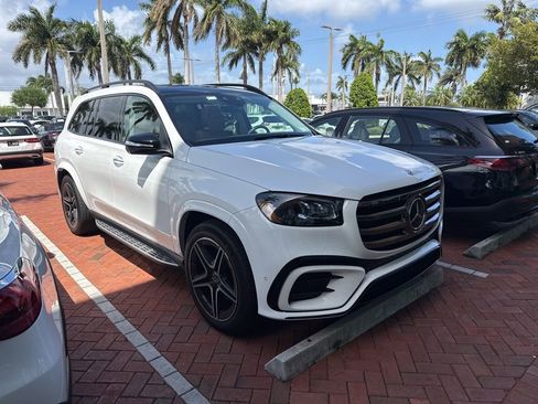 Used 2025 Mercedes-Benz GLS 450 4MATIC image 1