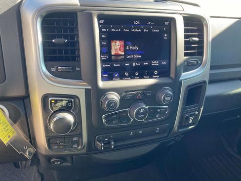 Used 2020 RAM 1500 Classic SLT w/ Luxury Group image 8