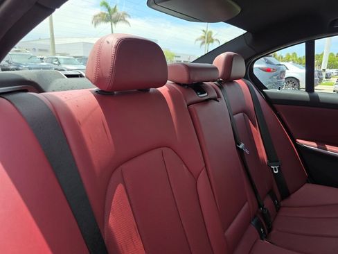 Used 2022 BMW 330i Sedan w/ M Sport Package RWD image 19