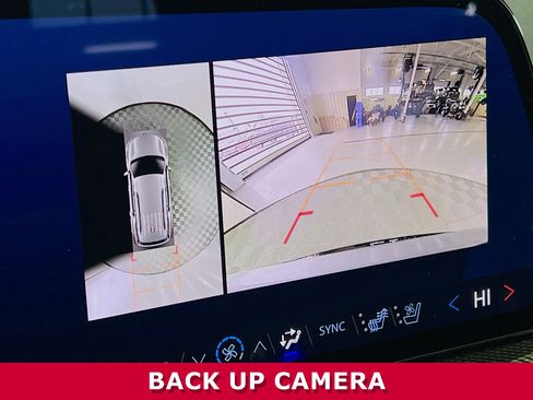 Used 2025 Chevrolet Traverse High Country w/ LPO, Floor Liner Package image 10