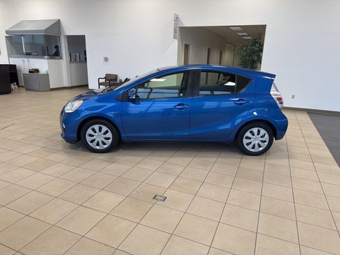 Used 2014 Toyota Prius C Two image 2