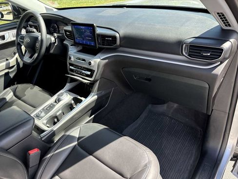 Used 2023 Ford Explorer XLT w/ Equipment Group 202A AWD/4WD image 30