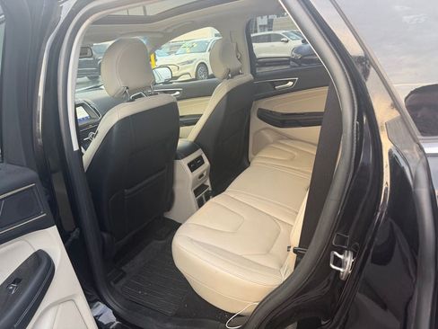 Used 2019 Ford Edge Titanium w/ Equipment Group 301A FWD image 18