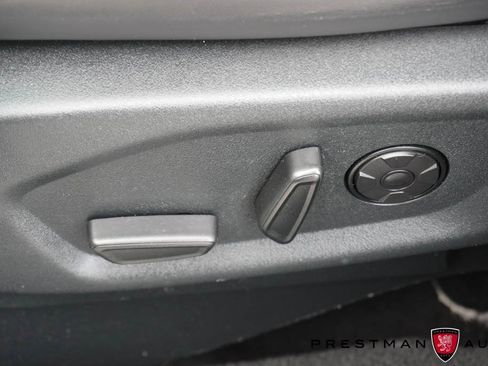 Used 2019 Ford Explorer Platinum image 30