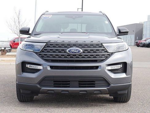 Used 2023 Ford Explorer XLT w/ Equipment Group 202A image 8