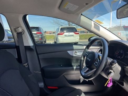 Certified 2024 Kia Forte LXS image 31