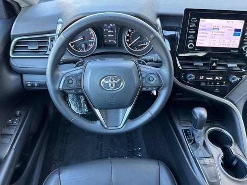 Used 2024 Toyota Camry SE image 16