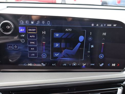 New 2026 Chevrolet Traverse LT image 13