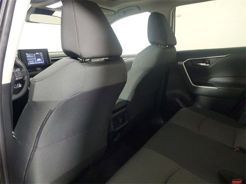 Used 2022 Toyota RAV4 XLE image 11