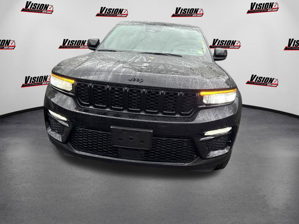 Used 2025 Jeep Grand Cherokee Limited w/ Black Appearance Package AWD/4WD image 2