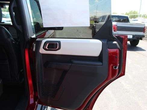 New 2026 Ford Bronco Outer Banks w/ Sasquatch Package AWD/4WD image 14