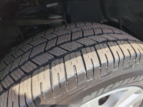 Used 2012 Toyota Tundra Limited w/ Platinum Pkg AWD/4WD image 28