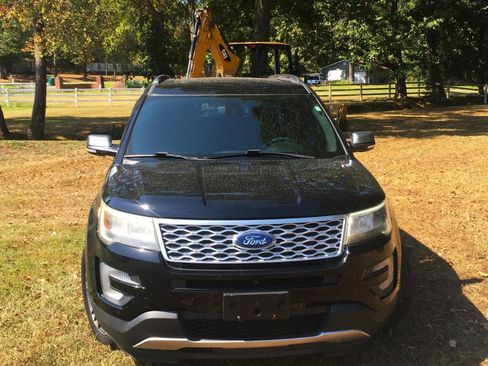 Used 2017 Ford Explorer Platinum AWD/4WD image 8