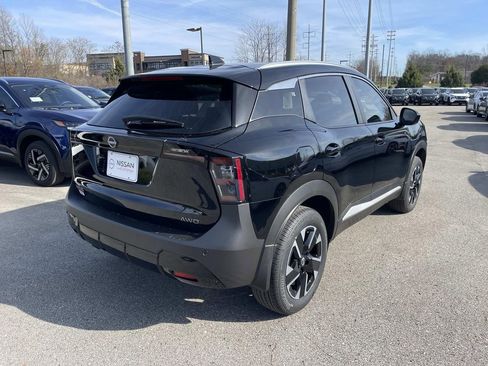 New 2026 Nissan Kicks SV w/ SV Premium Package AWD/4WD image 3
