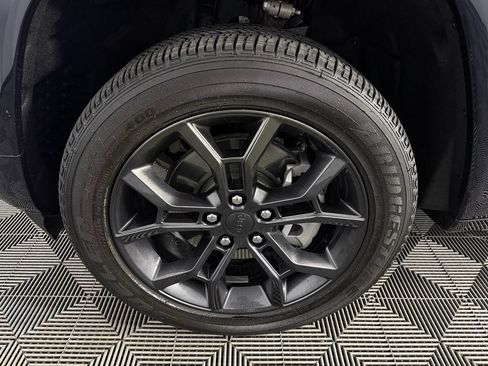 Used 2023 Jeep Grand Cherokee 30th Anniversary AWD/4WD image 11