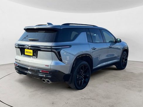 Used 2024 Chevrolet Traverse RS image 5