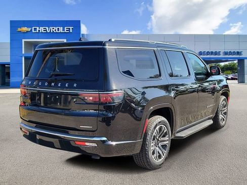 Used 2024 Jeep Wagoneer Series II w/ Flexible Seating Group RWD image 4