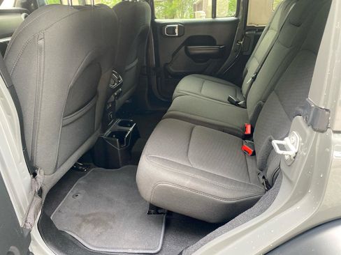 Used 2020 Jeep Wrangler Unlimited Sport S w/ Sun And Sound Package AWD/4WD image 9