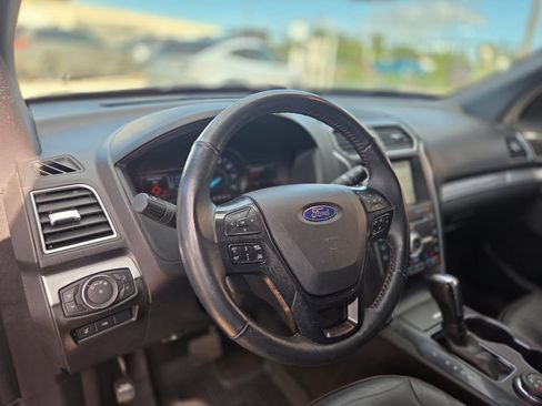 Used 2018 Ford Explorer Sport w/ Equipment Group 401A AWD/4WD image 17