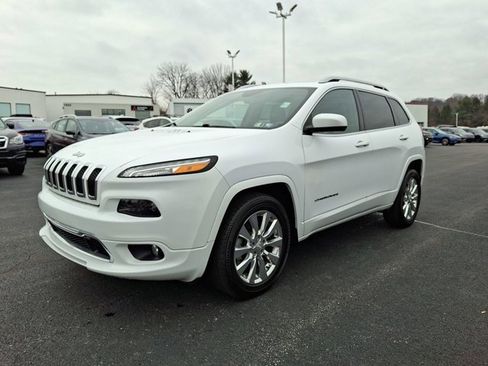 Certified 2018 Jeep Cherokee Overland image 3