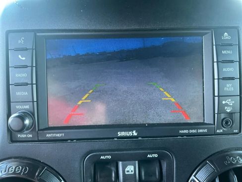 Used 2018 Jeep Wrangler Unlimited Rubicon image 29