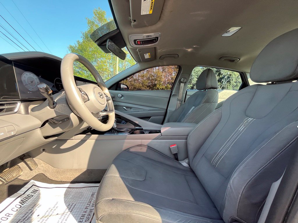 Used 2023 Hyundai Elantra SEL w/ Convenience Package FWD image 21