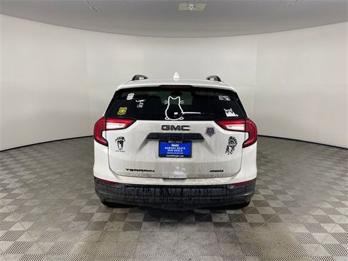 Used 2024 GMC Terrain SLT w/ Infotainment Package II image 15