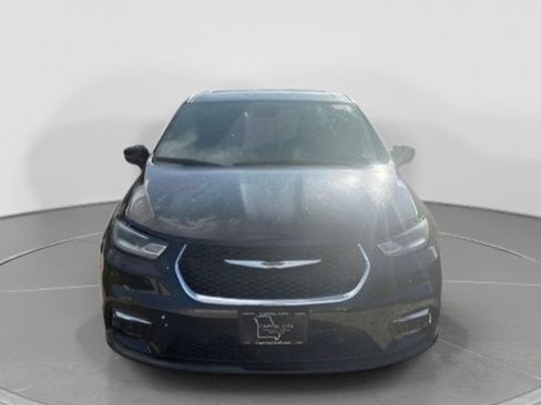 New 2026 Chrysler Pacifica Select image 4