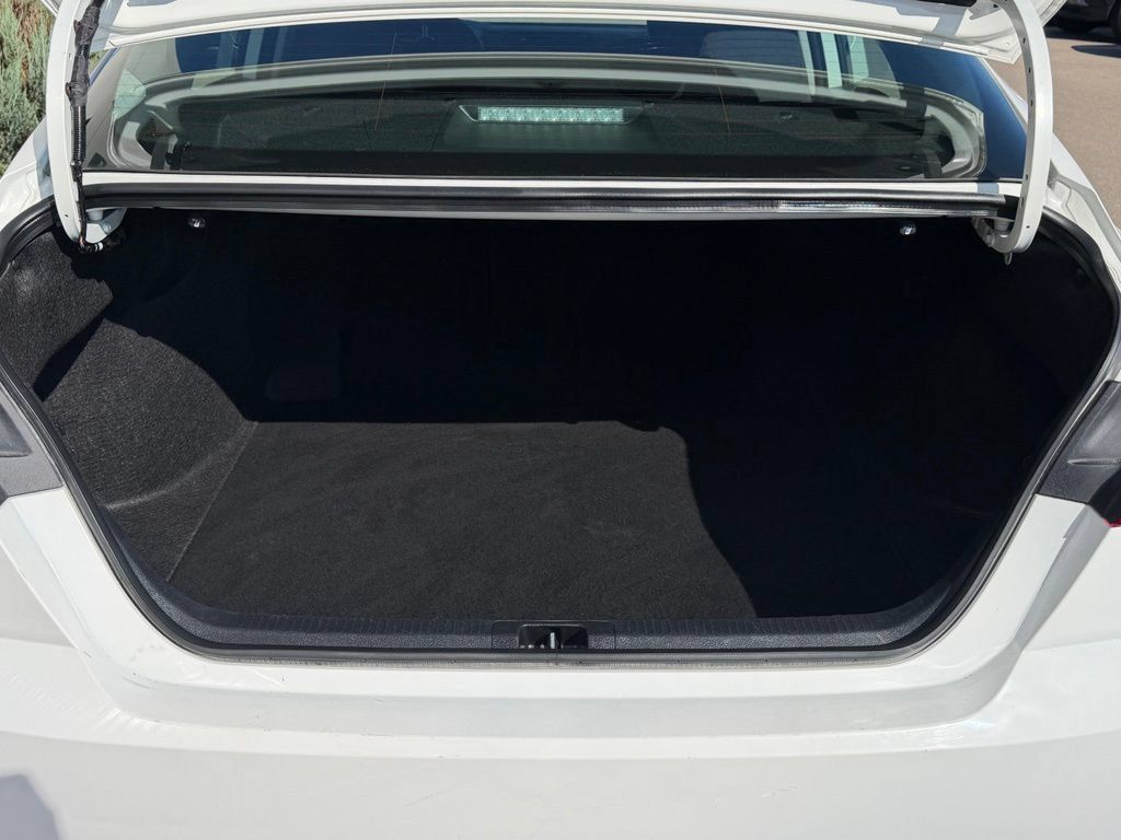 Used 2025 Toyota Camry LE FWD image 8