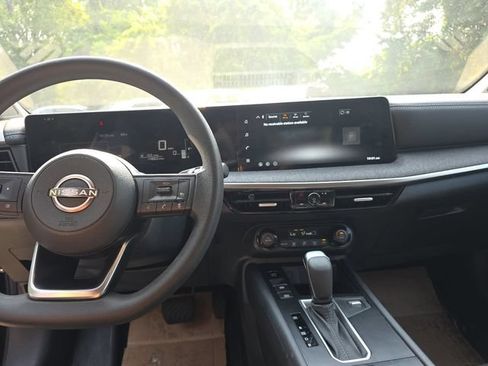 Used 2026 Nissan Kicks SV FWD image 15