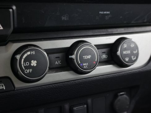 Used 2022 Toyota Tacoma SR w/ SX Package RWD image 18