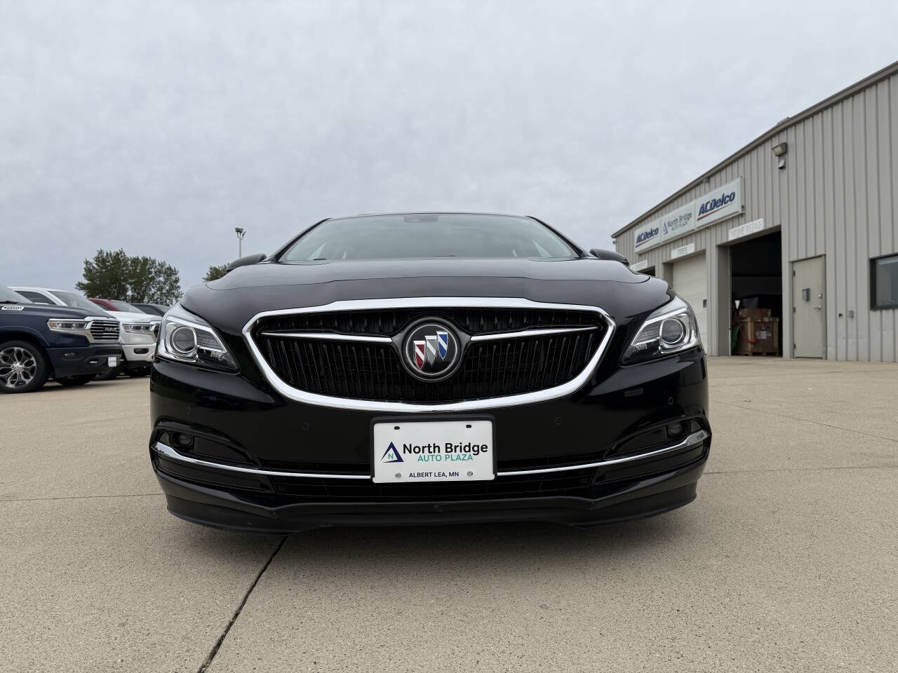 Used 2018 Buick LaCrosse Premium w/ Driver Confidence Package #2 AWD/4WD image 31