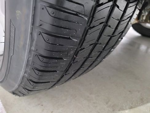 Used 2021 Chevrolet Equinox LT image 25