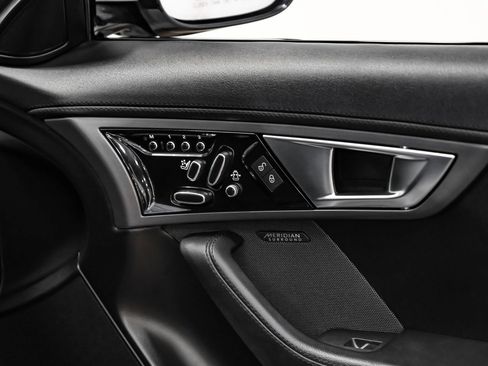 Used 2016 Jaguar F-TYPE S image 36