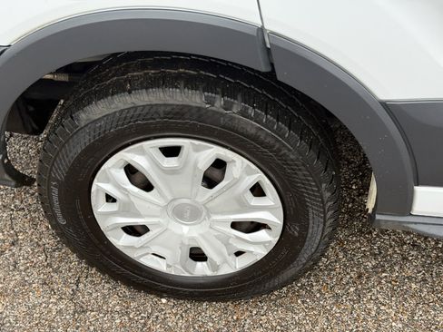 Used 2018 Ford Transit 150 XLT image 6