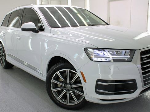 Used 2017 Audi Q7 3.0T Prestige w/ Prestige Package image 14