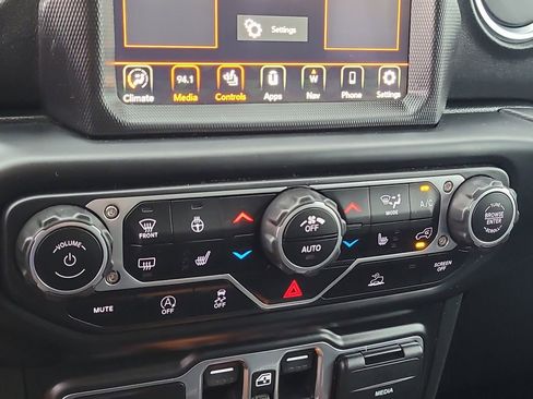 Used 2023 Jeep Wrangler Sahara w/ Cold Weather Group image 24