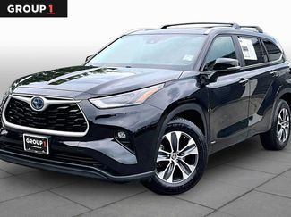Used 2023 Toyota Highlander XLE AWD/4WD video 1