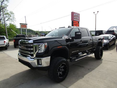 Used 2022 GMC Sierra 2500 SLE AWD/4WD image 1