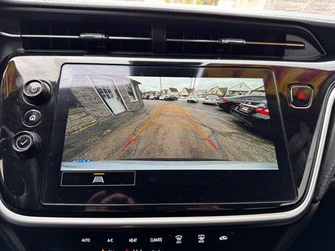 Used 2023 Chevrolet Bolt EUV LT image 14