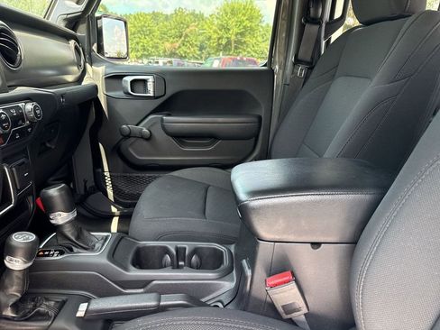 Used 2023 Jeep Gladiator Sport image 21